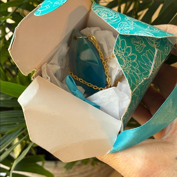 Elegant Blue Agate Slice and Jasper Moon Pendants on 23” Gold Tone Chain - Picture 10 of 12